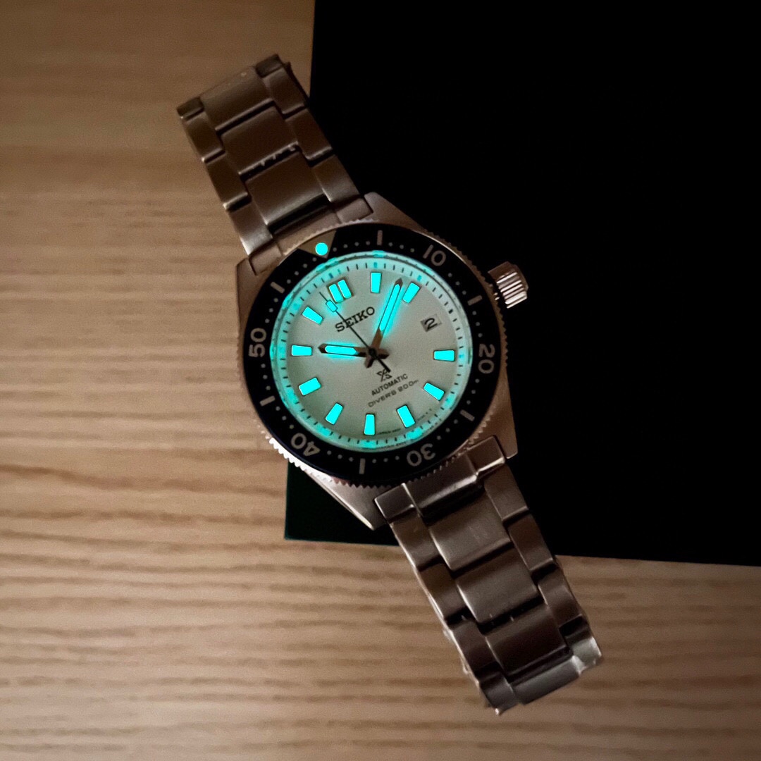 Seiko Prospex Green Dial - Steel Bracelet Diver's Watch - Image 3