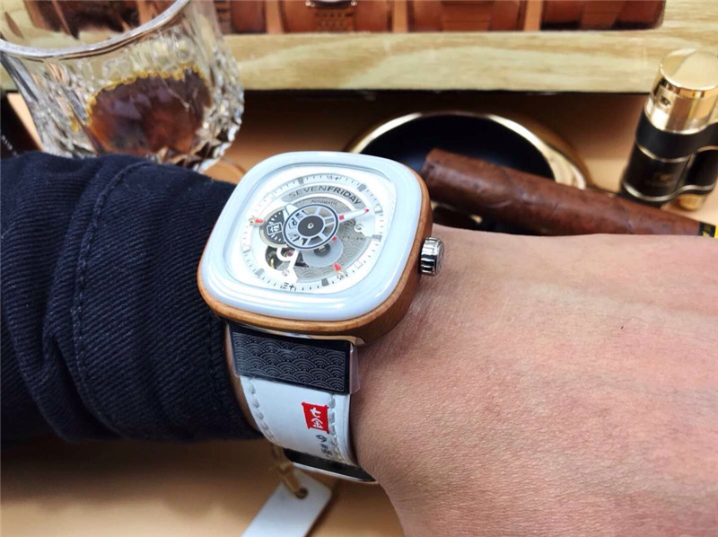 SevenFriday White Edge - Unique Square Watch - Image 3