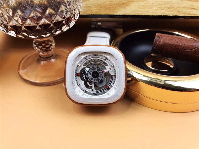 SevenFriday White Edge - Unique Square Watch - Image 5