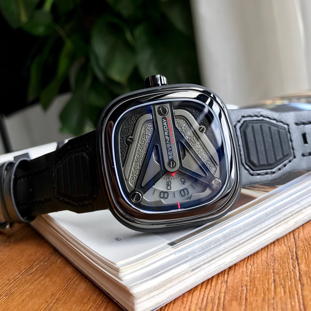 SevenFriday T1/01 - Black & Grey Automatic Watch - Image 4