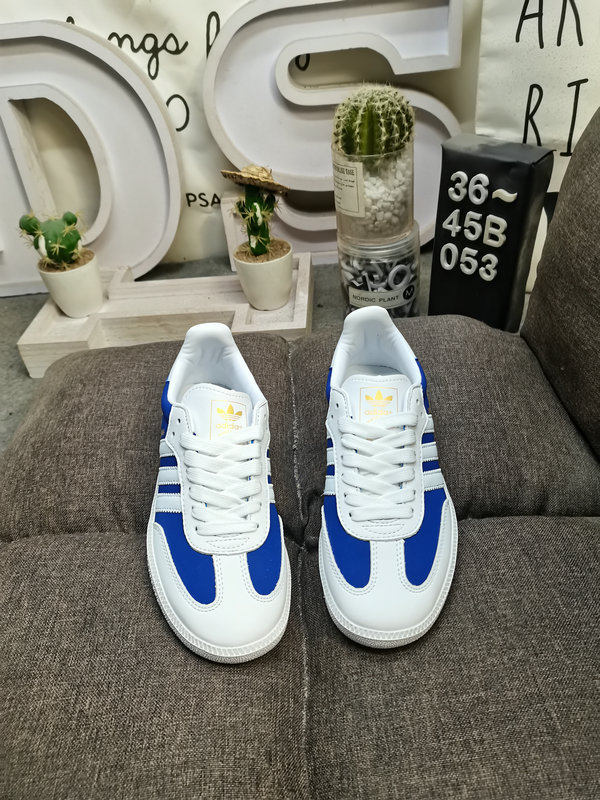 Shoes Adidas 053DAdidas SAMBA OG JI3203 Nearly 70 years of classic Originals made of original suede leather, slender shoe last, slightly pointed toe, suede toe stitching, these elements we can all see are the original Origi10