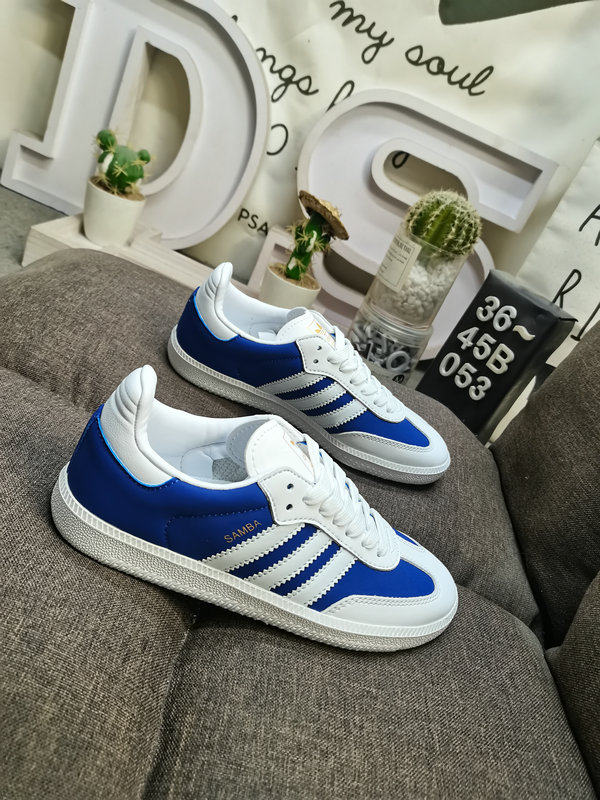 Shoes Adidas 053DAdidas SAMBA OG JI3203 Nearly 70 years of classic Originals made of original suede leather, slender shoe last, slightly pointed toe, suede toe stitching, these elements we can all see are the original Origi10