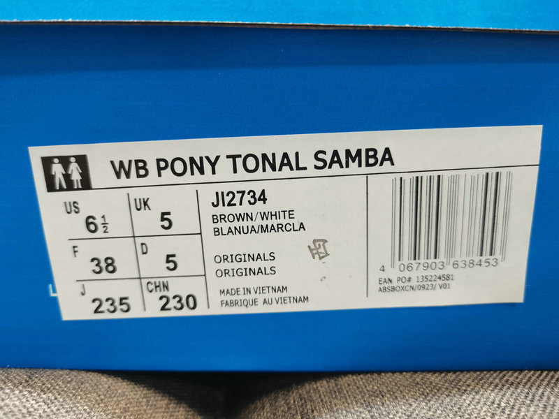 Shoes Adidas 062DAdidas WB PONY TONAL SAMBA Nearly 70 years of classic Originals made of original suede leather, slender shoe last, slightly pointed toe, suede toe stitching, these elements we can all see are 40