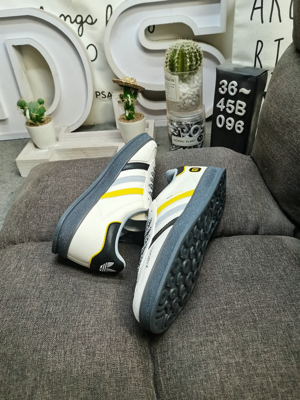 Shoes Adidas 096D Adidas Gazelle Indoor DM 1234-013 Casual Wear-resistant Lightweight Low-top Sneakers This Adidas sneaker is a revival of the 1979 Gazele lndoor sneaker, with soft suede 10