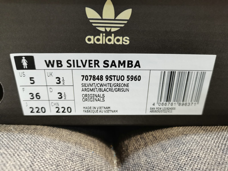 Shoes Adidas 122DWales Bonner x Adidas Samba co-branded retro sports sneakers. Simple color matching this year’s popular liquid gold is full of unknown feeling. Three stripes lace makeup ribbon on the side! 10