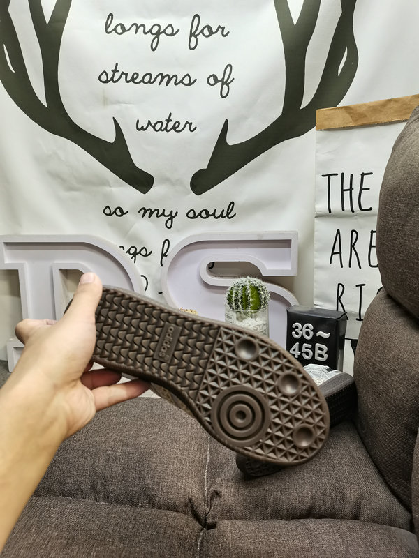 Shoes Adidas 122DWales Bonner x Adidas Samba co-branded retro sports sneakers. Simple color matching this year’s popular liquid gold is full of unknown feeling. Three stripes lace makeup ribbon on the side! 10