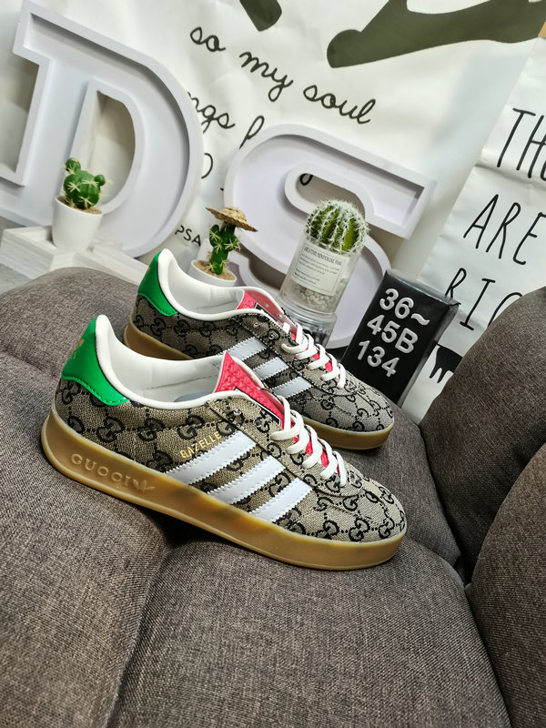 Shoes Adidas 134D uses soft fiber cow split leather combined with imported mercerized pig leather upper material #Leather lining with shock-absorbing PU latex foot pad #External wear-resistant outsole “Retro Sports” latest cross-border collaboration, Italian luxury brand-Gucci Gucci x German sports brand Adidas Adi28