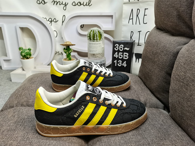 Shoes Adidas 134D uses soft fiber cow split leather combined with imported mercerized pig leather upper material #Leather lining with shock-absorbing PU latex foot pad #External wear-resistant outsole “Retro Sports” latest cross-border collaboration, Italian luxury brand-Gucci Gucci x German sports brand Adidas Adi28