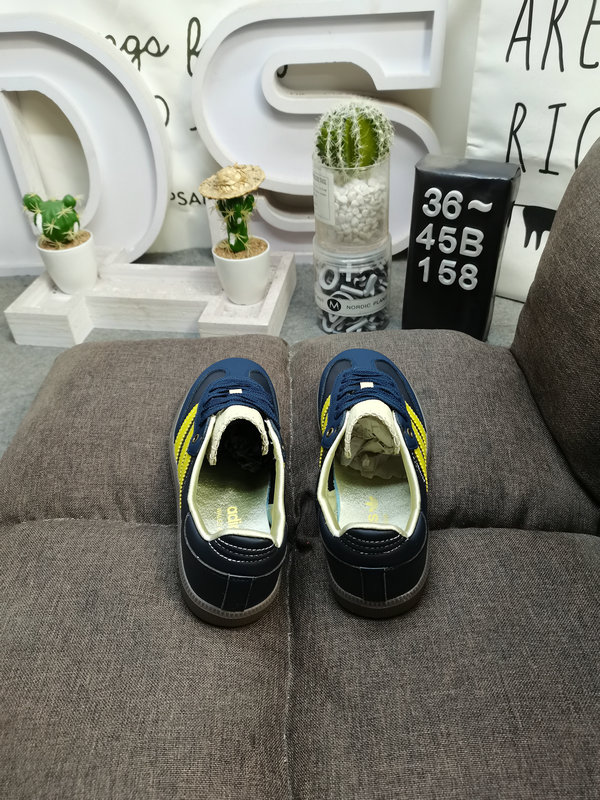 Shoes Adidas 158DAdidas originals Busenitz Vulc adidas nearly 70 years of classic Originals original suede leather production, slender shoe last, slightly pointed toe, suede leather toe stitching, these 10