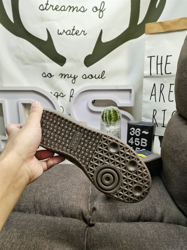 Shoes Adidas 158DAdidas originals Busenitz Vulc adidas nearly 70 years of classic Originals original suede leather production, slender shoe last, slightly pointed toe, suede leather toe stitching, these 10