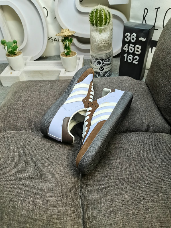 Shoes Adidas 162DAdidas originals Busenitz Vulc adidas classic Originals from nearly 70 years ago, made of original suede, slender last, slightly pointed toe, suede toe stitching, these are my 10