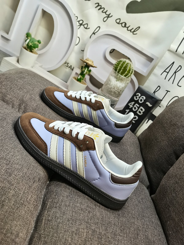 Shoes Adidas 162DAdidas originals Busenitz Vulc adidas classic Originals from nearly 70 years ago, made of original suede, slender last, slightly pointed toe, suede toe stitching, these are my 10