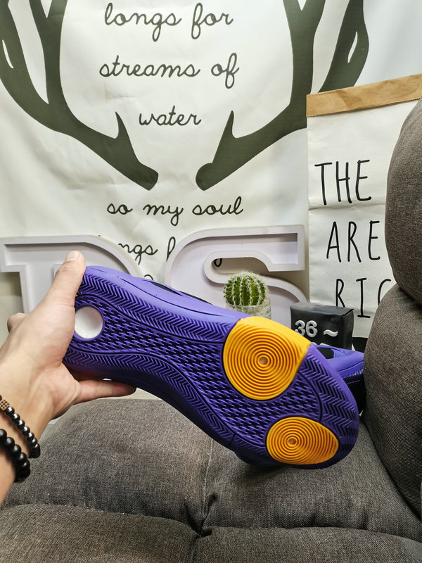 Shoes Adidas 253D Corporate Grade✅adidas Harden VOLUME 8 IF8458 New Color The tongue is uniquely designed with a pull strap for easy grabbing, making it easy to put on and take off the shoes. The actual function of the cushioning design at the heel is to provide more