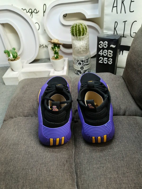Shoes Adidas 253D Corporate Grade✅adidas Harden VOLUME 8 IF8458 New Color The tongue is uniquely designed with a pull strap for easy grabbing, making it easy to put on and take off the shoes. The actual function of the cushioning design at the heel is to provide more
