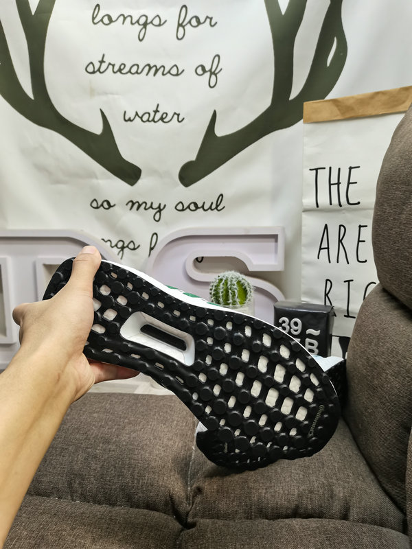 Shoes Adidas 253DAdidas Ultra Boost Triple Black UB4 original genuine label real explosion Hupu correct version consistent with the official full-length BOOST with Continental rubber outsole, continuing the good shock protection technology of the previous three generations. Explosion 28