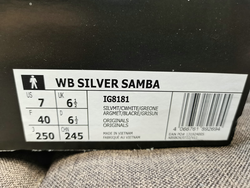 Shoes Adidas 321DWales Bonner x Adidas Samba co-branded retro sports sneakers. Simple color matching this year’s popular liquid silver is full of unknown feeling. Three stripes lace makeup ribbon on the side! 10