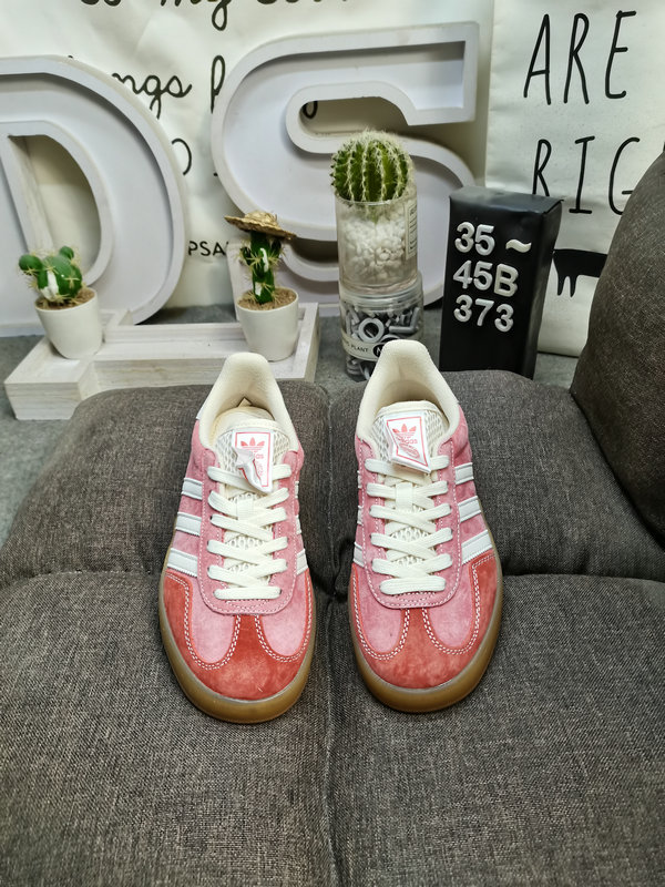 Shoes Adidas 373D company-level genuine half-size adlidas Adidas Gazelle Indoor IH8543 casual wear-resistant lightweight low-top board shoes This Adidas sports shoe is the 1979 Gazele lndoor sports 10