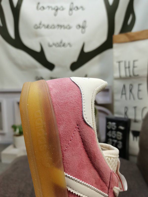 Shoes Adidas 373D company-level genuine half-size adlidas Adidas Gazelle Indoor IH8543 casual wear-resistant lightweight low-top board shoes This Adidas sports shoe is the 1979 Gazele lndoor sports 10