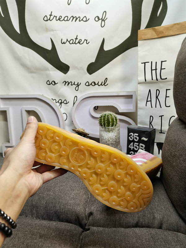 Shoes Adidas 373D company-level genuine half-size adlidas Adidas Gazelle Indoor IH8543 casual wear-resistant lightweight low-top board shoes This Adidas sports shoe is the 1979 Gazele lndoor sports 10