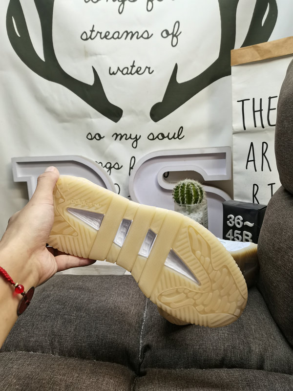 Shoes Adidas 447D Corporate Level The streetball style derived from the streets has changed the development of traditional basketball. This newly designed adidas Originals Niteball is similar to the retro performance basketball shoe adidas Or28 that came out last year.