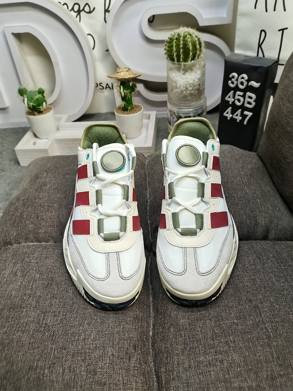 Shoes Adidas 447D Corporate Level The streetball style derived from the streets has changed the development of traditional basketball. This newly designed adidas Originals Niteball is similar to the retro performance basketball shoe adidas Or28 that came out last year.