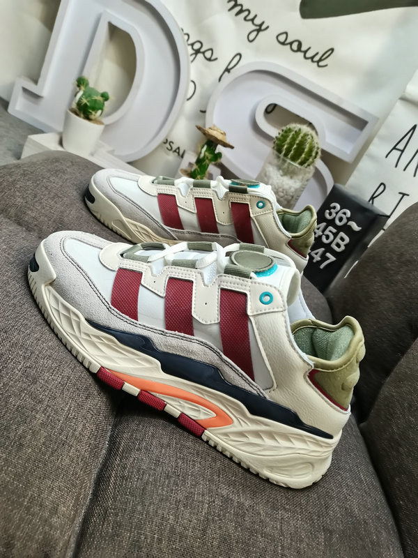 Shoes Adidas 447D Corporate Level The streetball style derived from the streets has changed the development of traditional basketball. This newly designed adidas Originals Niteball is similar to the retro performance basketball shoe adidas Or28 that came out last year.