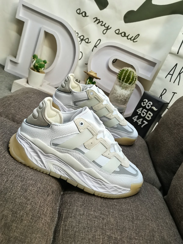 Shoes Adidas 447D Corporate Level The streetball style derived from the streets has changed the development of traditional basketball. This newly designed adidas Originals Niteball is similar to the retro performance basketball shoe adidas Or28 that came out last year.