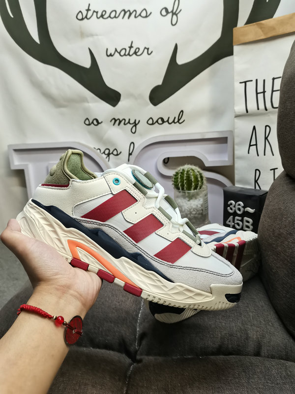 Shoes Adidas 447D Corporate Level The streetball style derived from the streets has changed the development of traditional basketball. This newly designed adidas Originals Niteball is similar to the retro performance basketball shoe adidas Or28 that came out last year.