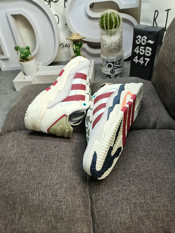 Shoes Adidas 447D Corporate Level The streetball style derived from the streets has changed the development of traditional basketball. This newly designed adidas Originals Niteball is similar to the retro performance basketball shoe adidas Or28 that came out last year.