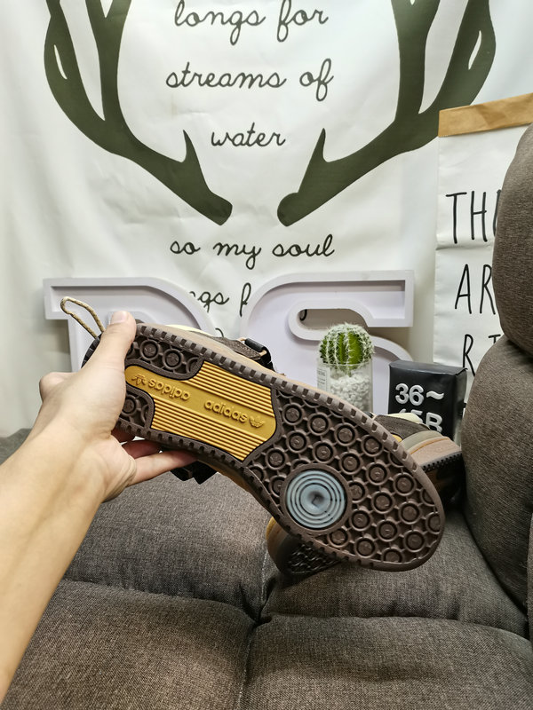 Shoes Adidas 776D company-level✅original last development model original box correct version #original independent data development# Adidas Adidas BAD BUNNY FORUM low-top versatile trendy casual sports shoes. Based on the appearance of retro basketball shoes, it uses leather stitching 10