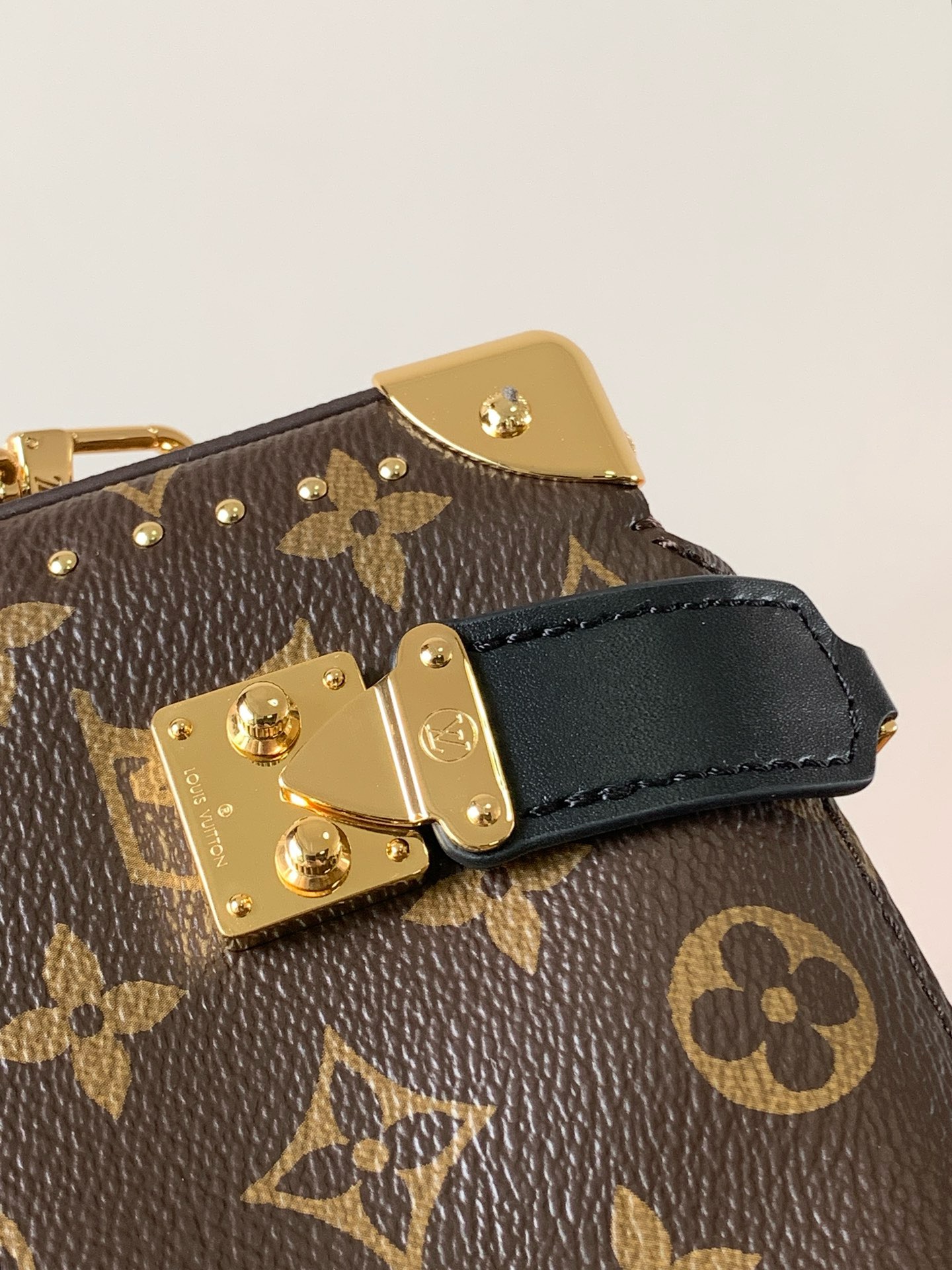 Slim Trunk Monogram Canvas – Wallets and Small Leather Goods | Louis Vuitton