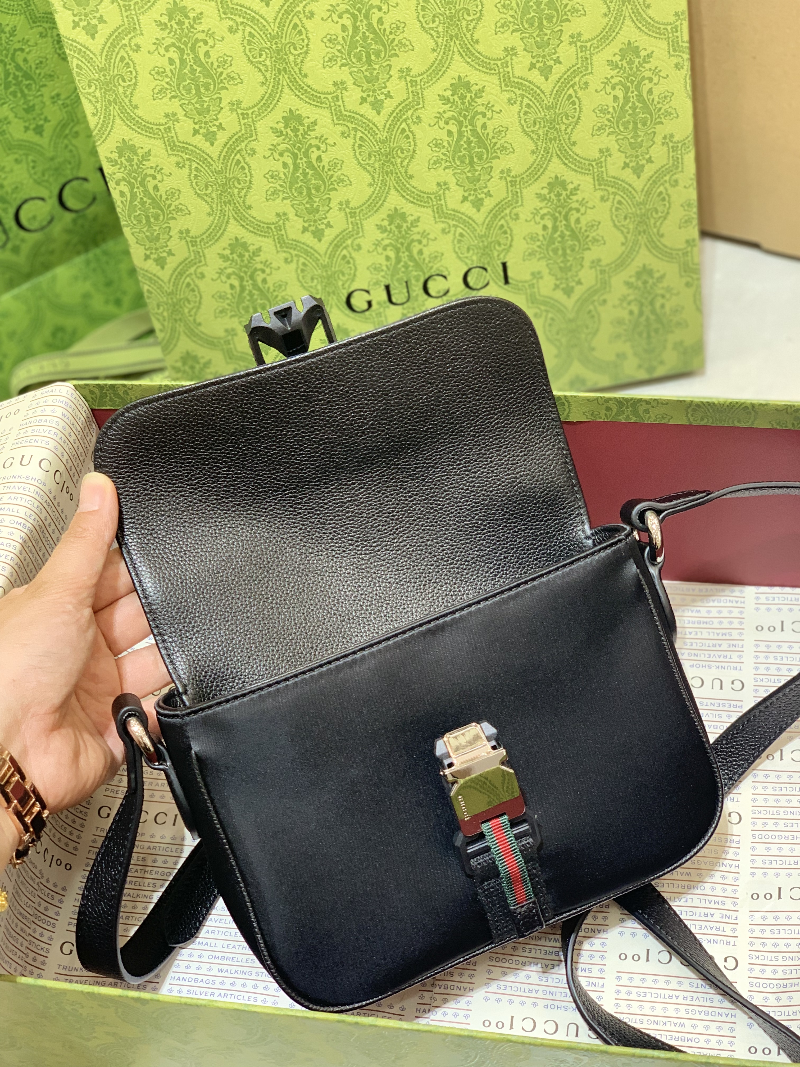 Super Mini Shoulder Bag – Black Leather | Gucci