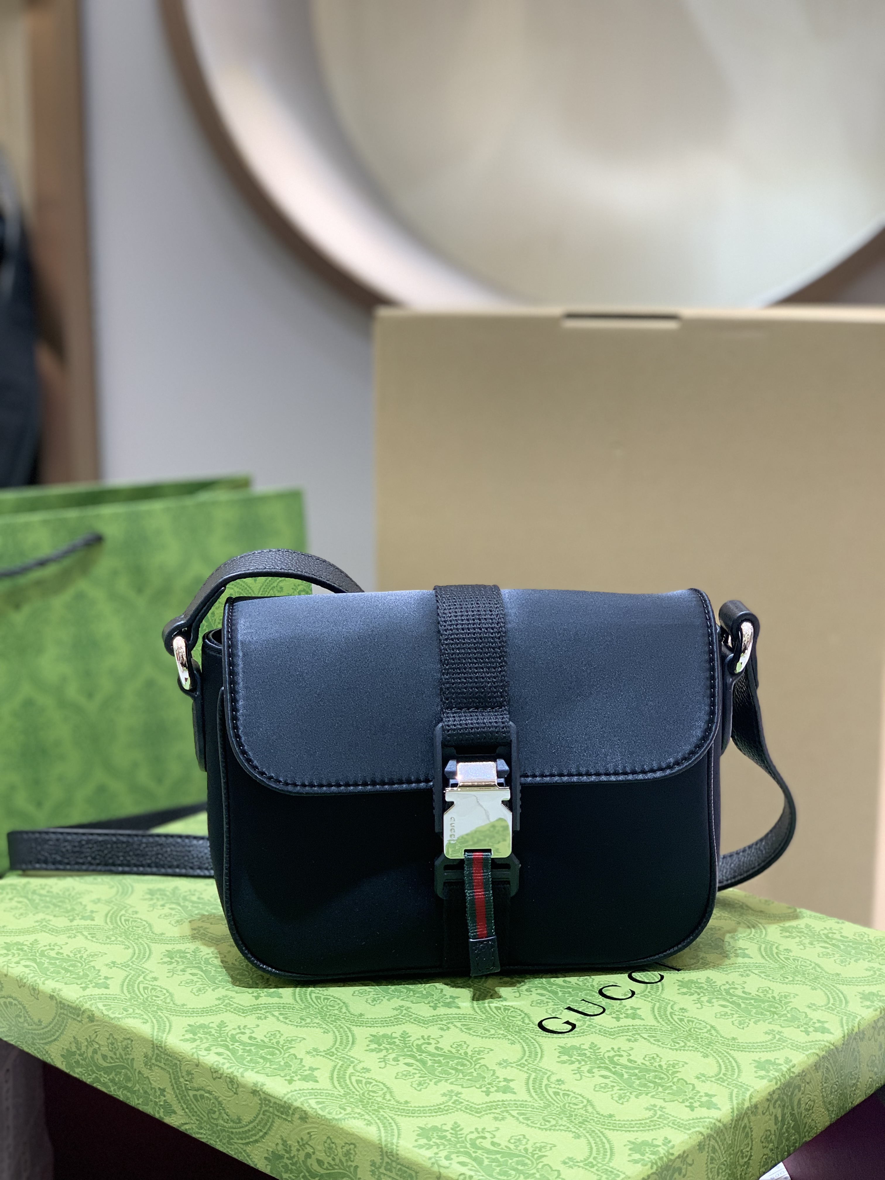 Super Mini Shoulder Bag – Black Leather | Gucci