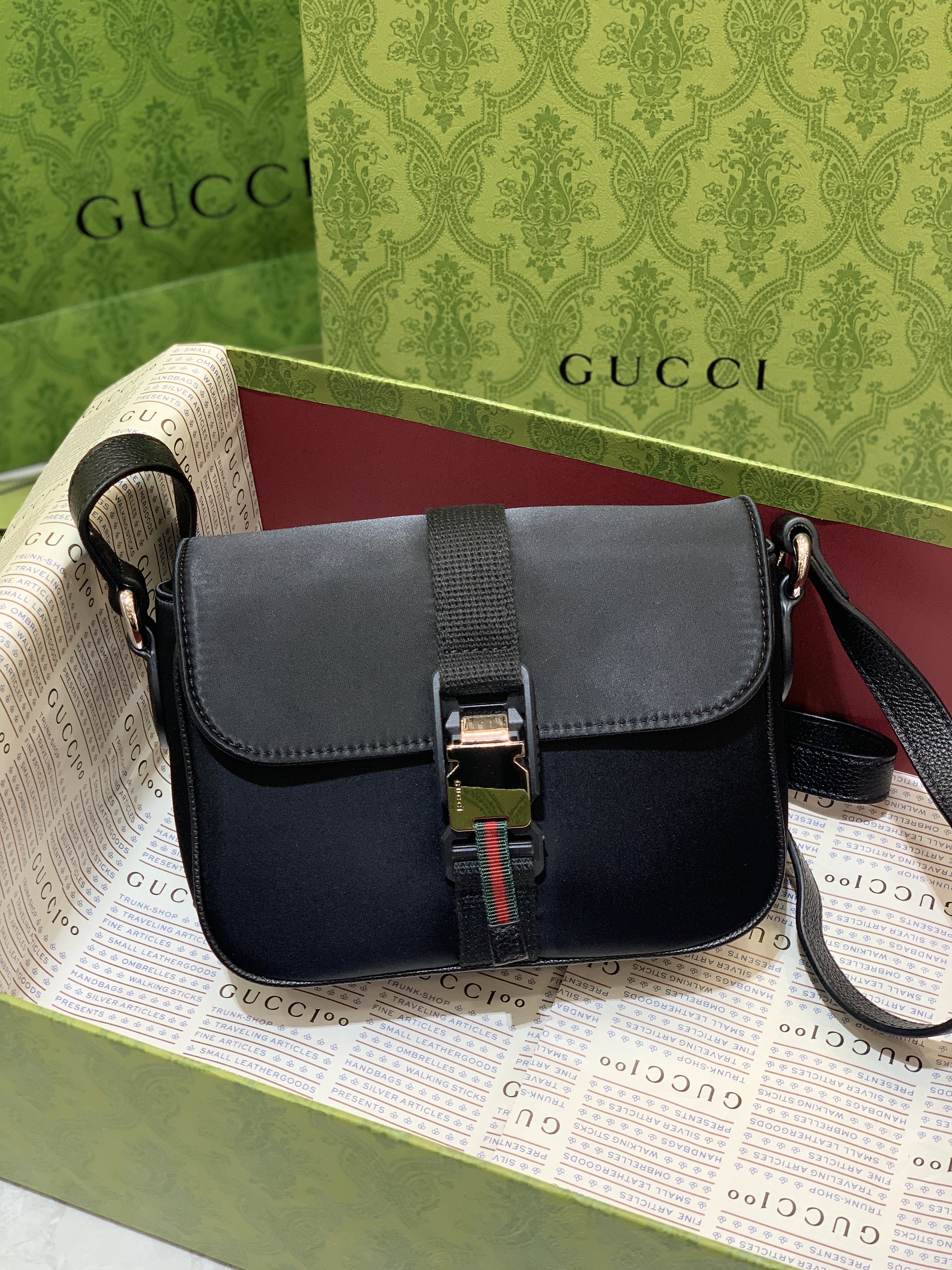 Super Mini Shoulder Bag – Black Leather | Gucci
