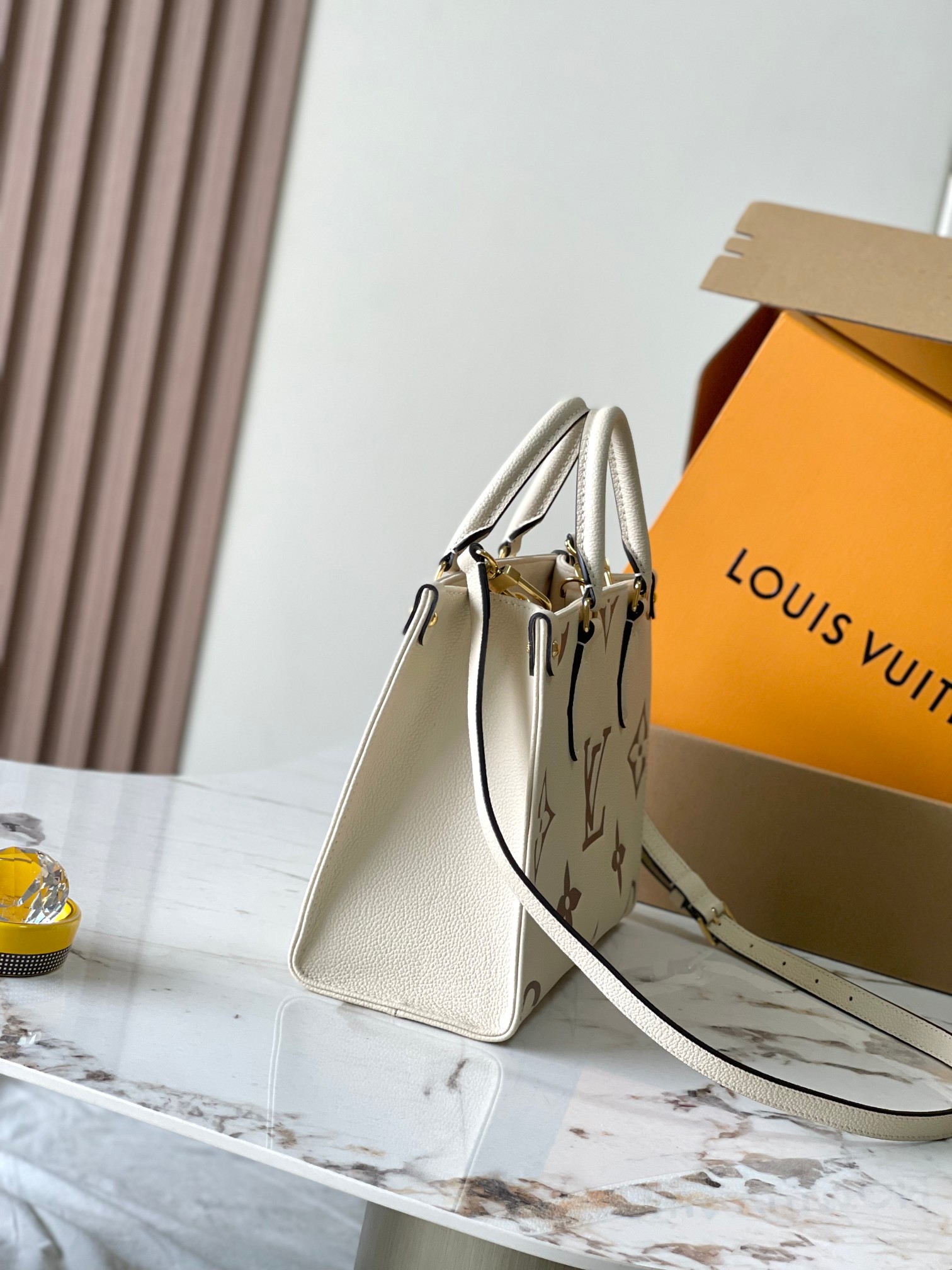 Túi Louis Vuitton Onthego PM Shoulder Crossbody Tote Bag