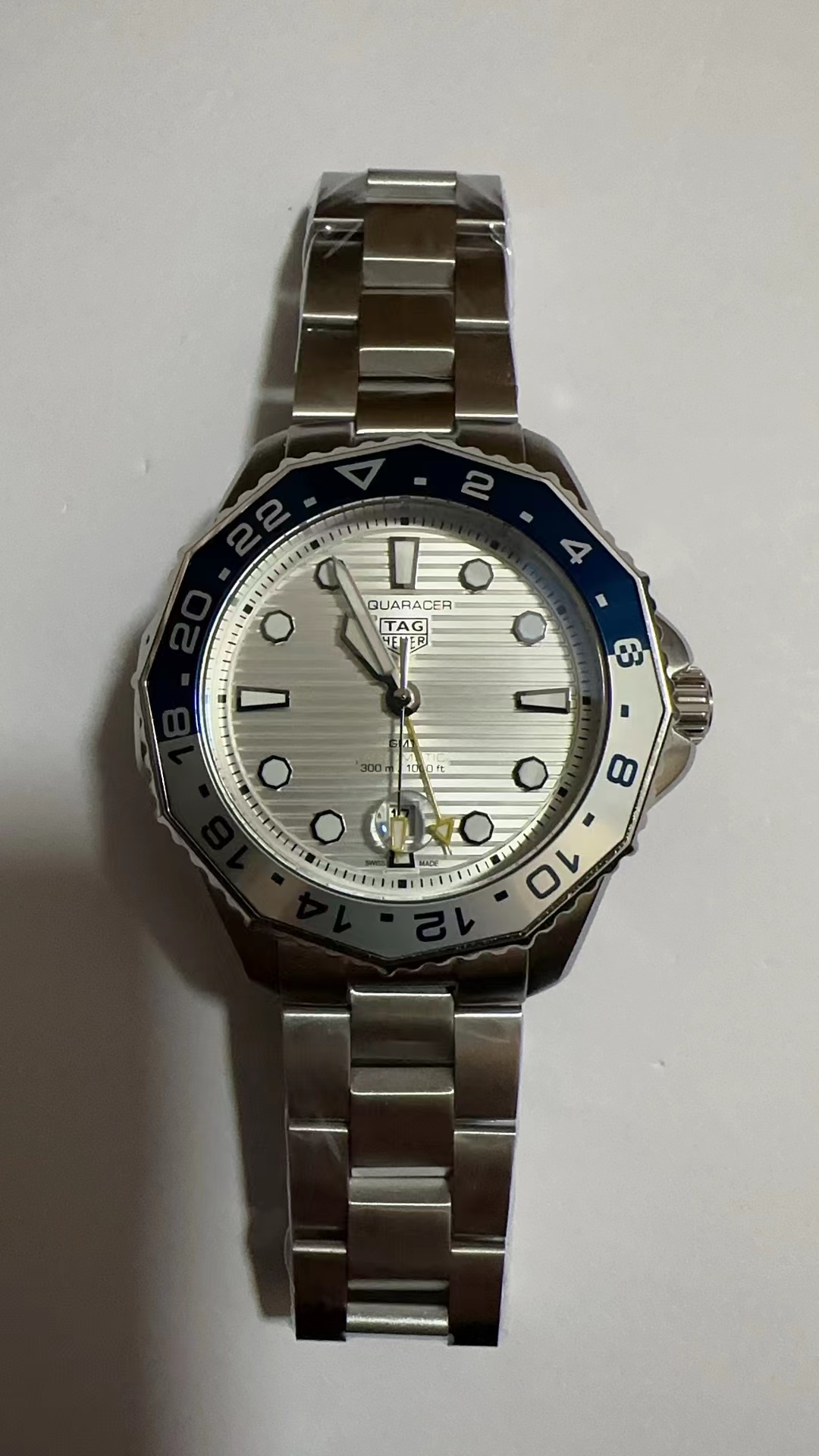 Tag Heuer Aquaracer Silver Dial - Blue Bezel GMT Watch - Image 2