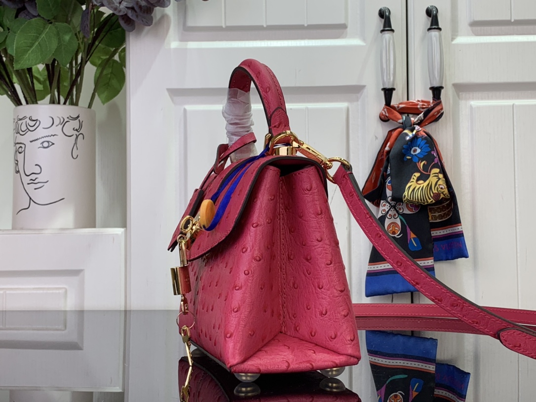The RealReal Louis Vuitton Ostrich Rose Des Vents PM - Pink Handle Bags