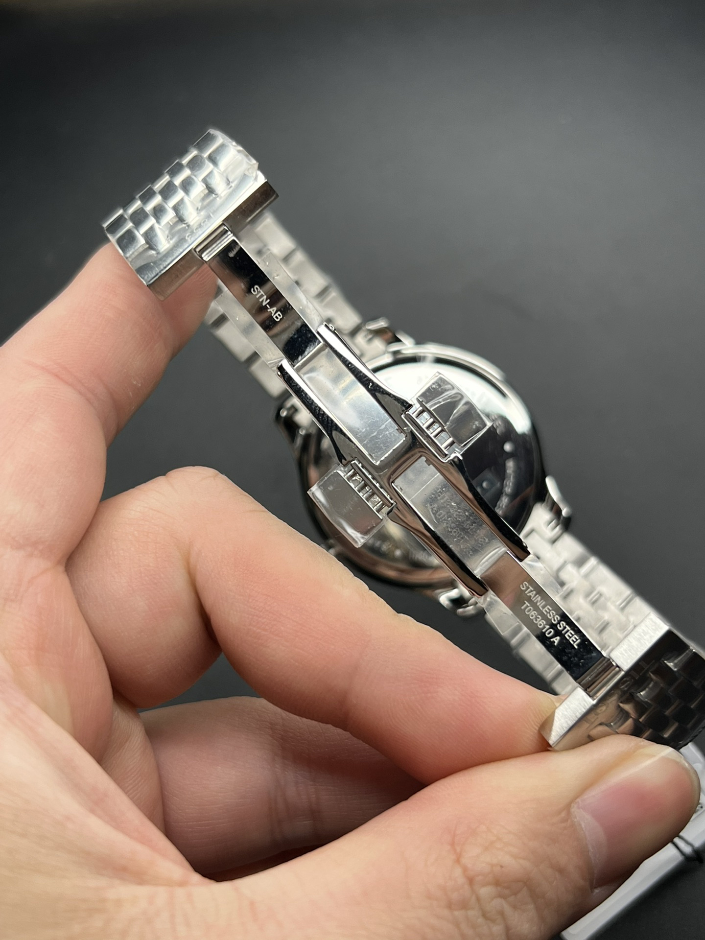 Tissot Silver Dial Steel - Tissot Everytime Swissmatic - Silver Dial - Image 4