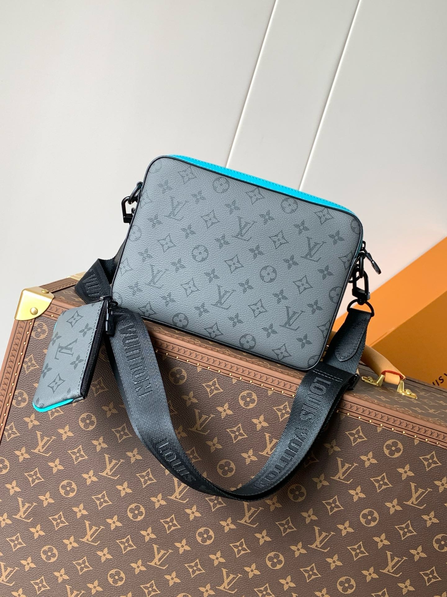 Trio Messenger Monogram Eclipse Gray Bag - Bags | LOUIS VUITTON