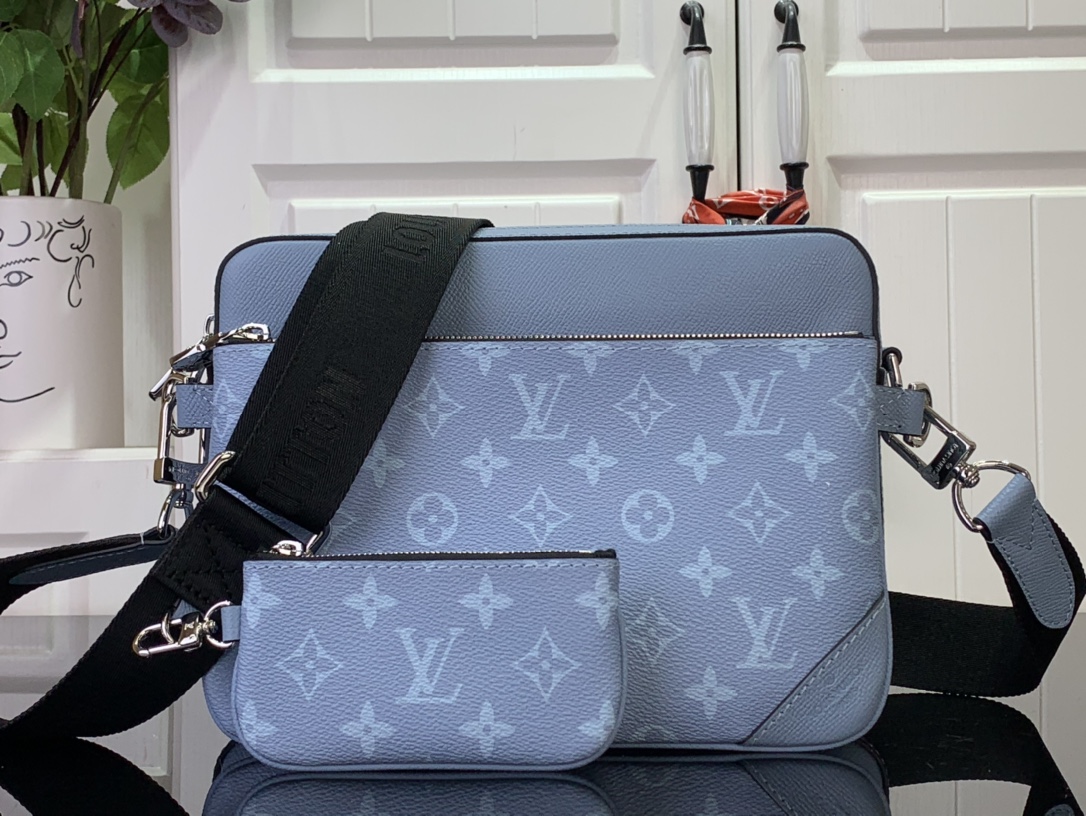 Louis Vuitton Blue Messenger