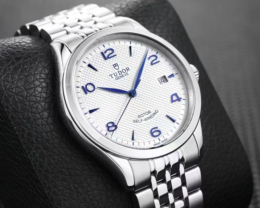 Tudor 1926 Silver Dial - Stainless Steel Automatic Watch - Image 4