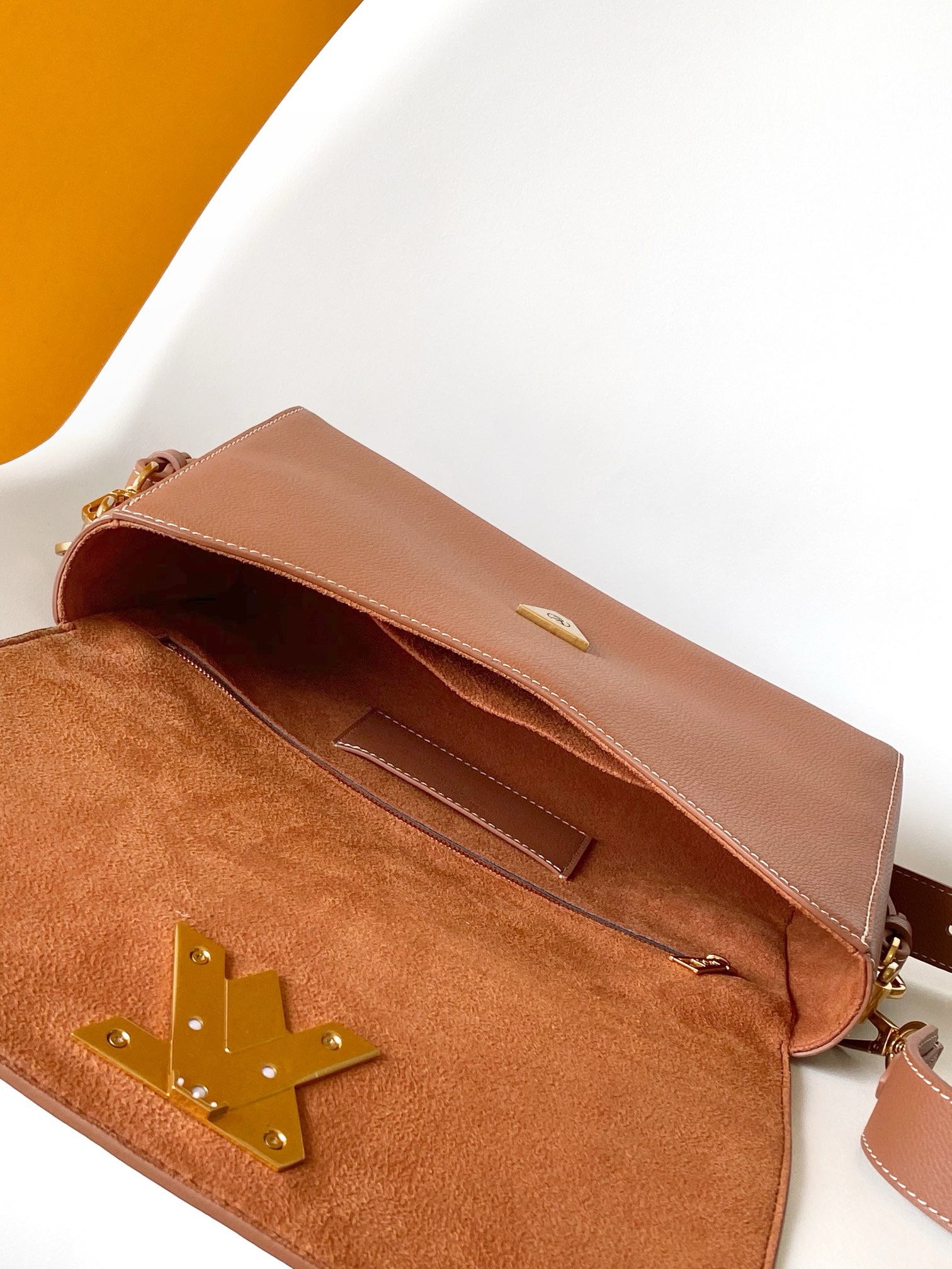 Twist MM Epi Bag Brown - Bag | LOUIS VUITTON
