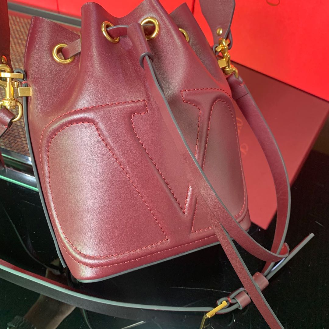 Valentino Burgundy Leather VLogo Bucket Bag Valentino |