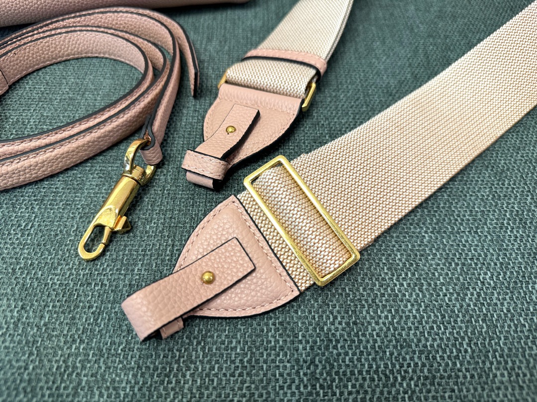 Valentino Garavani Alltime Medium Handbag in Grainy