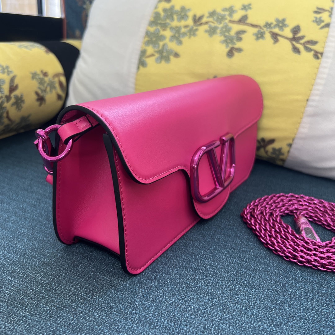 VALENTINO GARAVANI Calfskin Lacquer Monochrome Vlogo