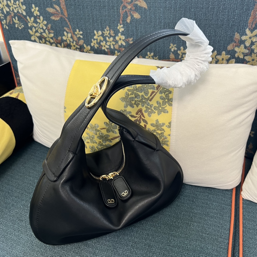 VALENTINO GARAVANI Embellished leather tote |