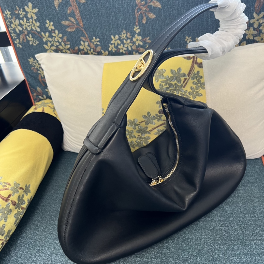 Valentino Garavani Go Hobo Leather tote-bag | Black