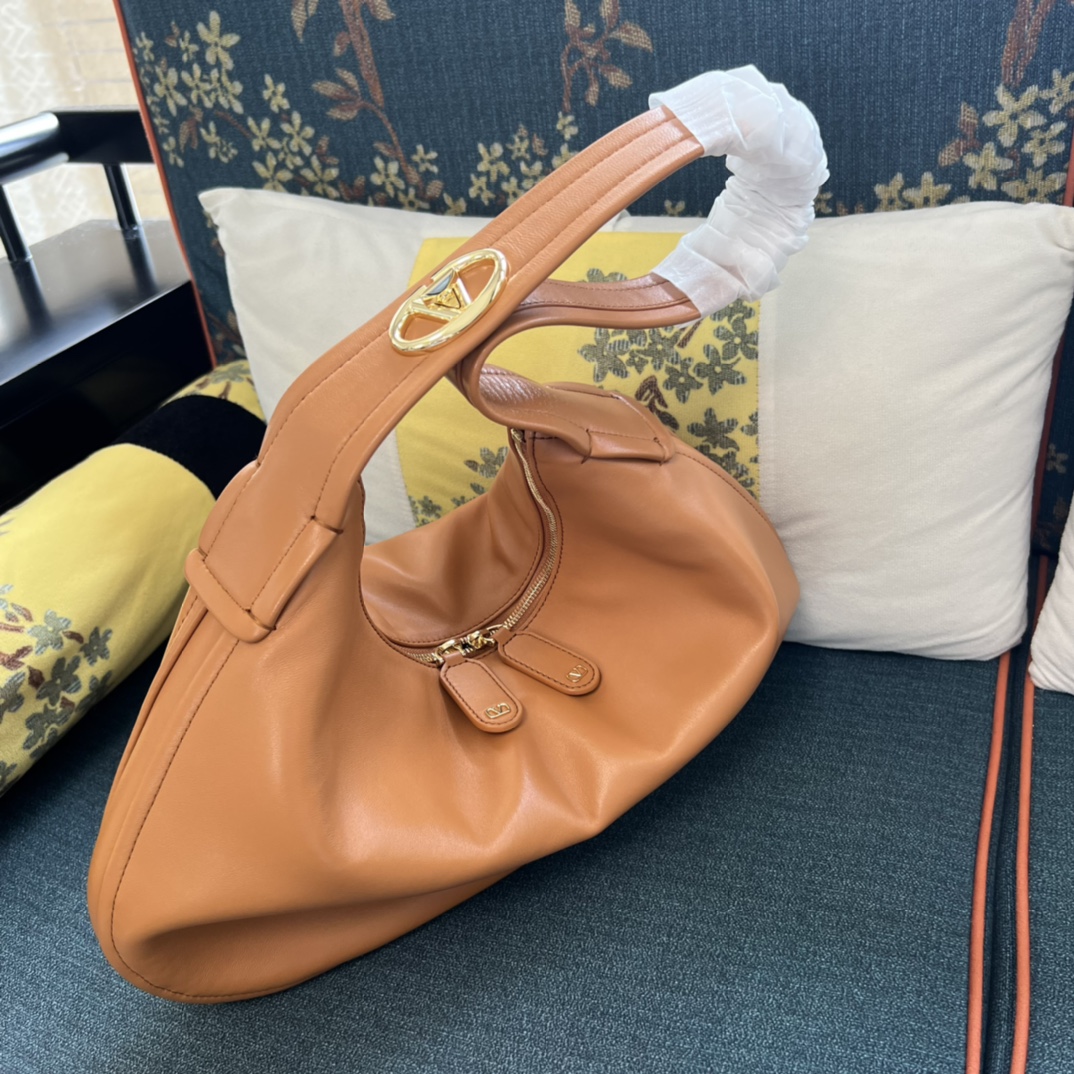 Valentino Garavani Go Hobo Leather tote-bag | BROWN