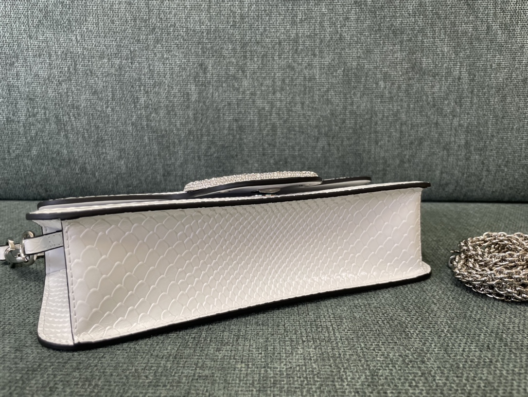 Valentino Garavani Loco' Leather Small Bag In Light Ivory