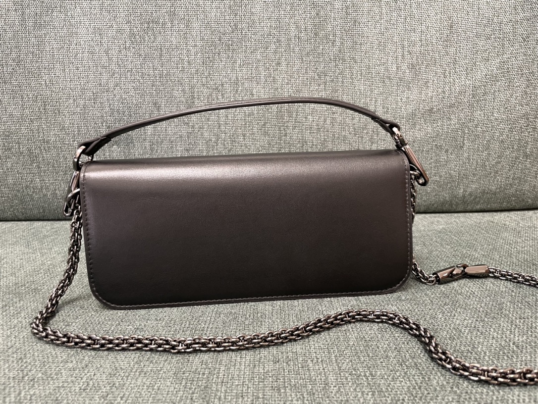 Valentino Garavani Loco Vitello Hobo Bag - Valentino Garavani -